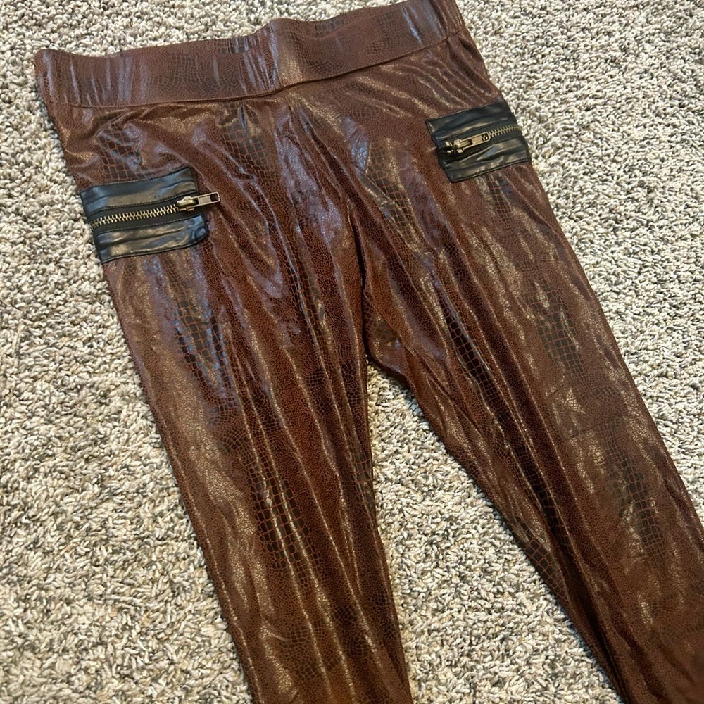 NEW snake-print leggings